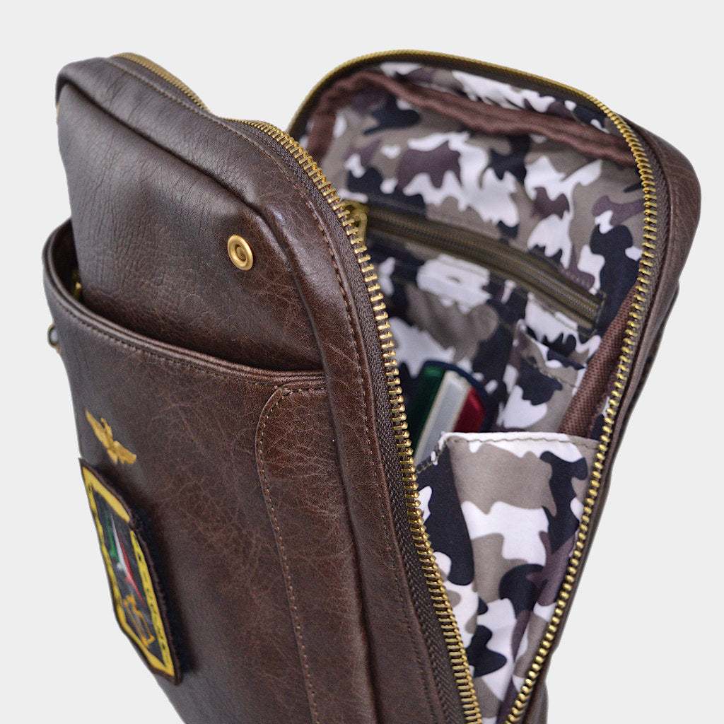 Pilot AM 471 tablet shoulder strap