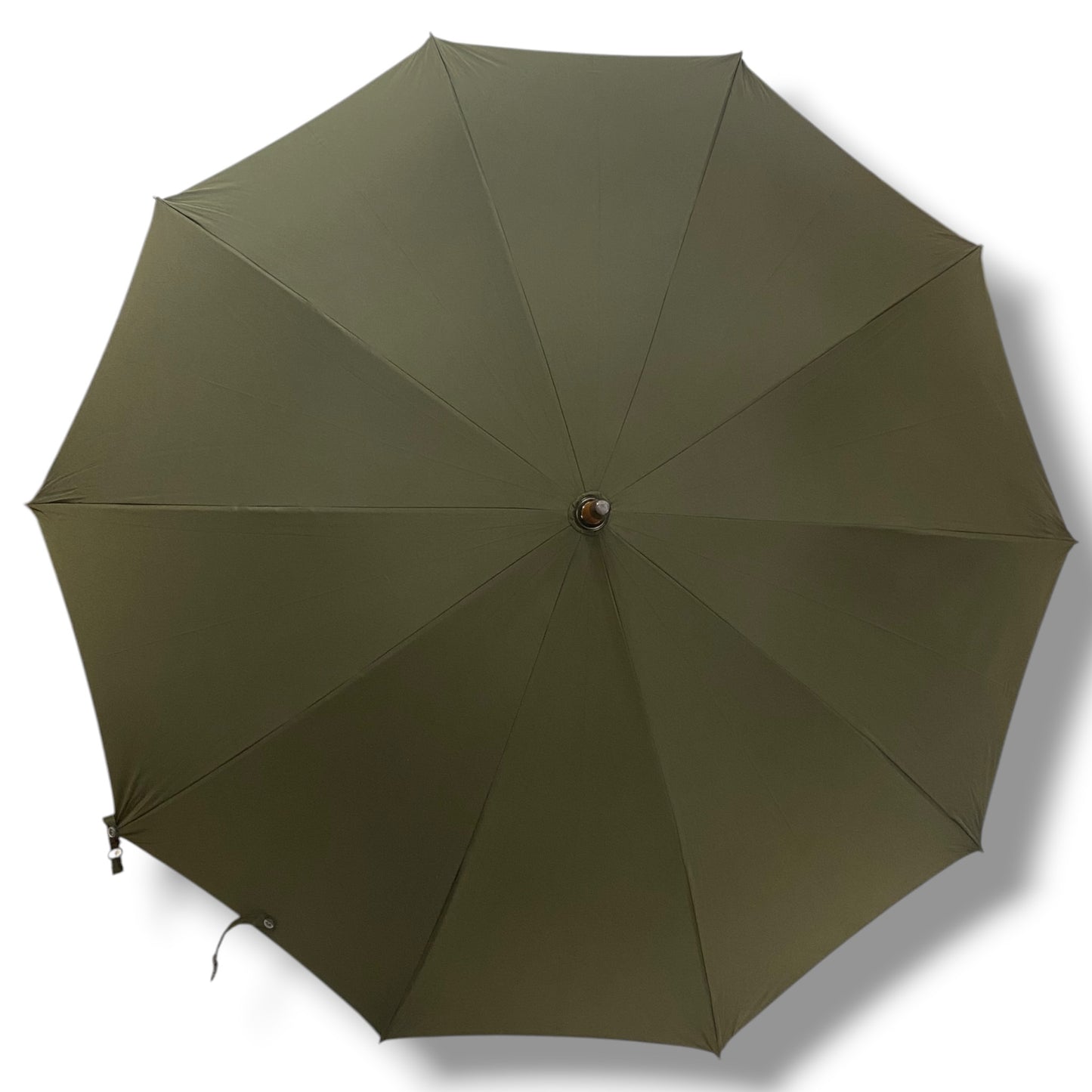 Regenschirm mit Bambusgriff auf einem Schwanenhalsstiel mit 10 Streben. Handgefertigt von Ombrelli Domizio seit 1989. Hergestellt in Italien.
