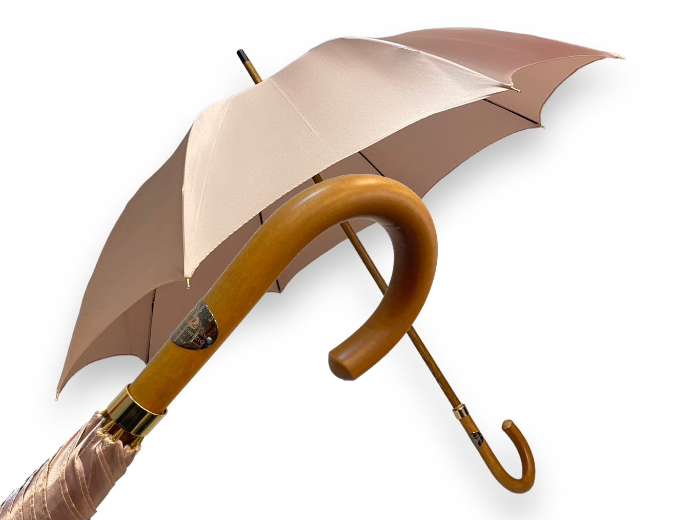 Ombrello classico Cipria lucido manico in Canna di Malacca. Lavorazione artigianale Ombrelli Domizio dal 1989 Made in Italy