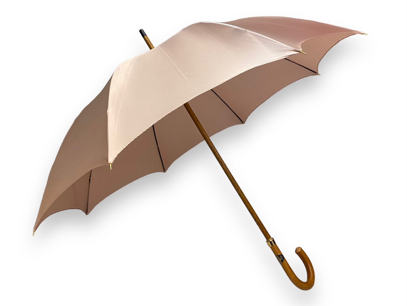 Ombrello classico Cipria lucido manico in Canna di Malacca. Lavorazione artigianale Ombrelli Domizio dal 1989 Made in Italy