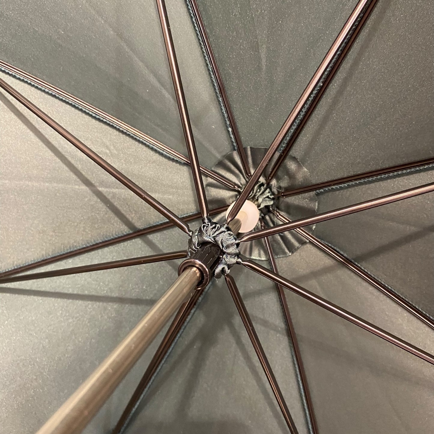 Ombrello classico stile 800 manico in Canna di Malacca lunga tessuto lucido lavorazione artigianale Ombrelli Domizio dal 1989 Made in Italy