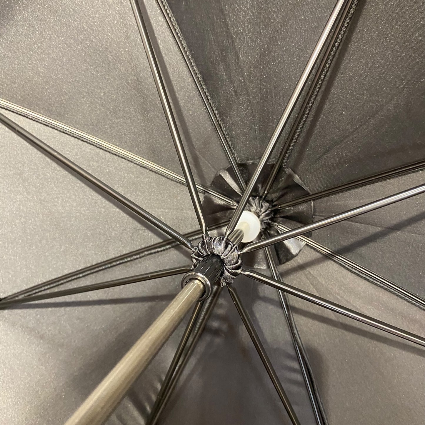 Ombrello classico stile 800 manico in Canna di Malacca lunga tessuto lucido lavorazione artigianale Ombrelli Domizio dal 1989 Made in Italy