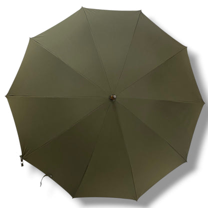 Regenschirm mit Bambusgriff auf einem Schwanenhalsstiel mit 10 Streben. Handgefertigt von Ombrelli Domizio seit 1989. Hergestellt in Italien.