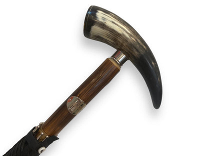 Ombrello con manopola in coda di corno bastone in legno Castagno lavorazione artigianale Ombrelli Domizio dal 1989 Made in Italy