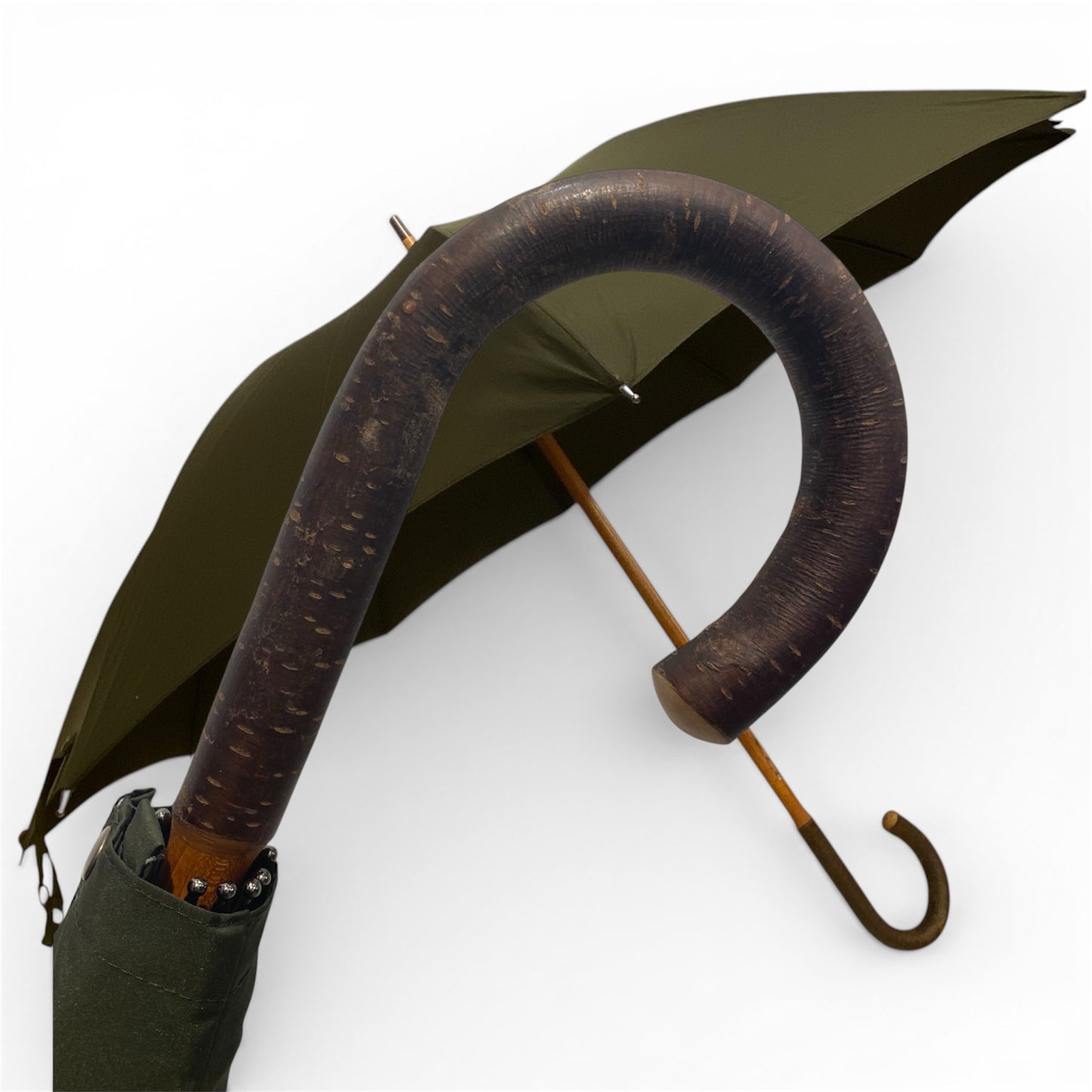 Regenschirm mit Bambusgriff auf einem Schwanenhalsstiel mit 10 Streben. Handgefertigt von Ombrelli Domizio seit 1989. Hergestellt in Italien.
